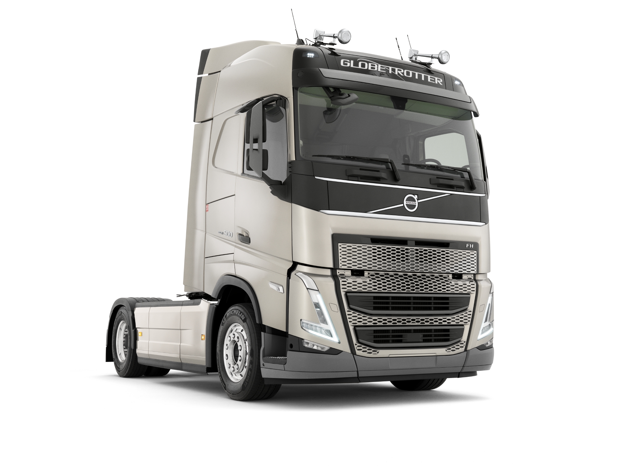 Межосевой спойлер на Volvo FH 4 под короткий бак